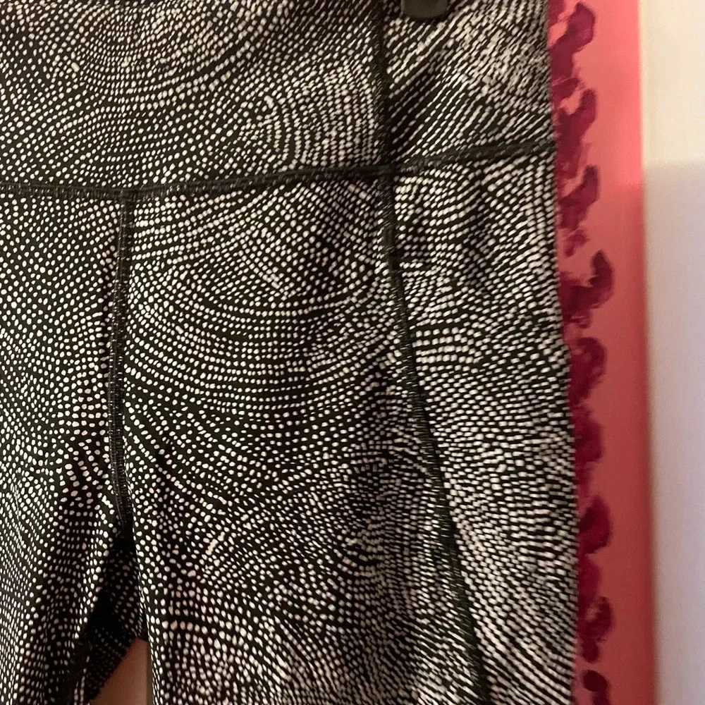 LULULEMON TIME TO SWEAT CROP LEGGINGS